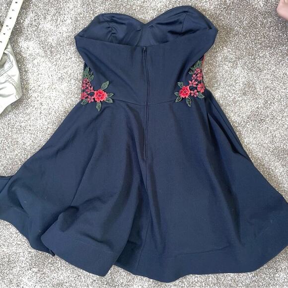 - B Darlin Juniors' Embroidered Strapless Fit & Flare Dress Size 11/12 bla… - Picture 7 of 11